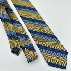 Brooks Brothers Italian Silk Blue Gold Striped Tie Made in USA